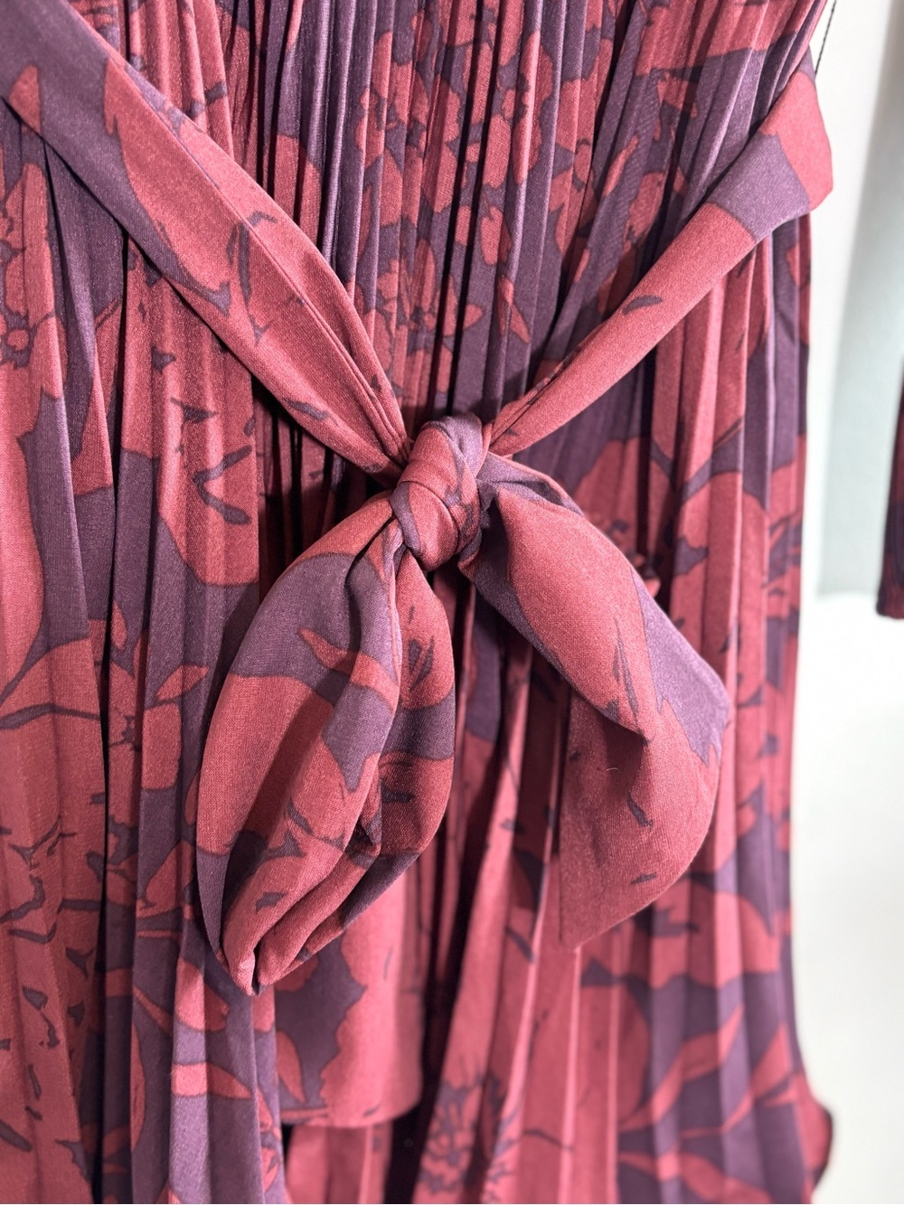 Taylor Printed Collared V-Neck Pleated Dress – Size 10 Floral Fit & Flare Dress - Picture 5 of 6